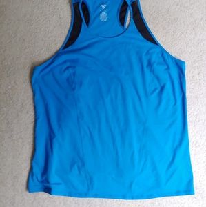 Livi Active Size 26 / 28 workout top